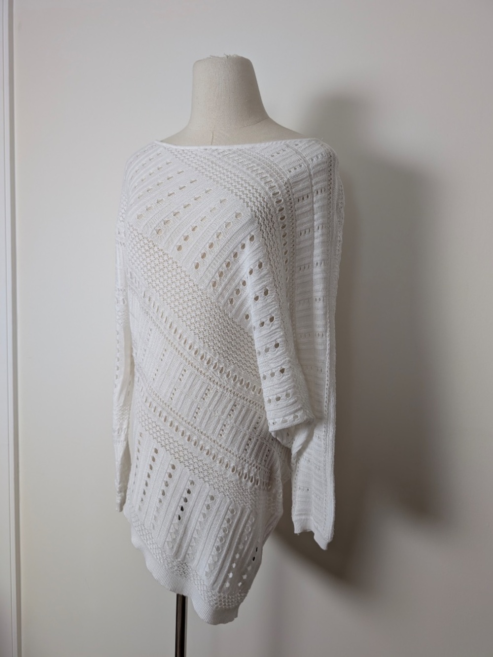 Le Chateau White Crochet Top Asymmetrical Long Sleeve Boho Size XS - Picture 7 of 13
